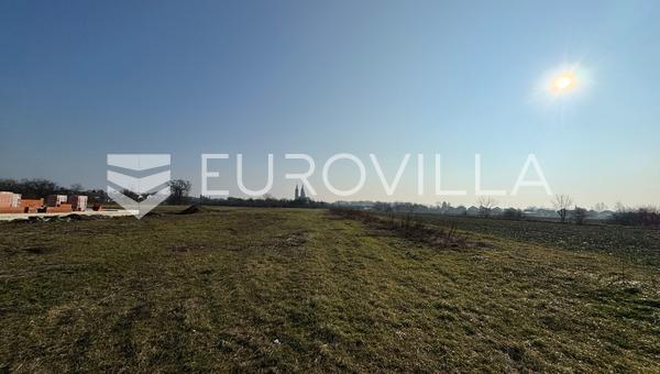 Dakovo, Novo Polje - 8 parcelas edificables con una superficie total de 5.625 m²