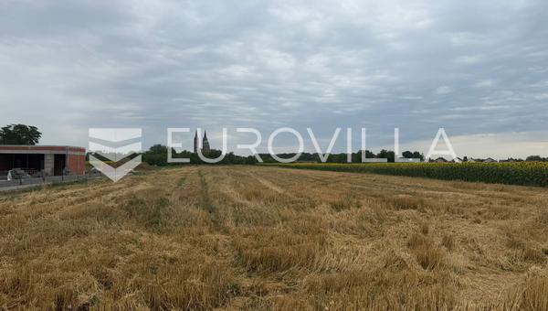 Dakovo, Novo Polje - 6 rakennustonttia, joiden kokonaispinta-ala on 4 339 m²