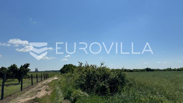 Dakovo - Terreno agrícola cerca de la circunvalación, 12.597 m²