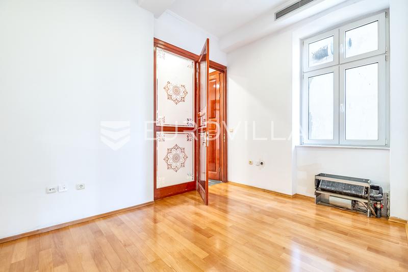 Zagreb, Palmotićeva, functional business premises, area 240 m² - 9