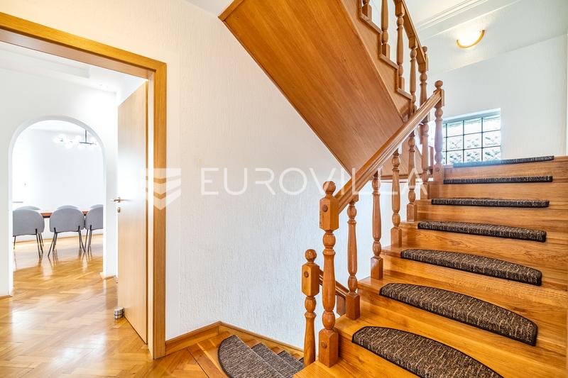 Zagreb, Sesvete, prekrasna obiteljska kuća 360 m² - 7