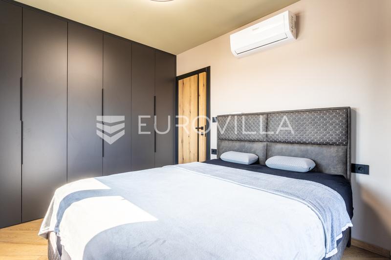 Split, Sirobuja, apartamento mobilado de dois quartos com um terraço espaçoso e vista para o mar. - 10