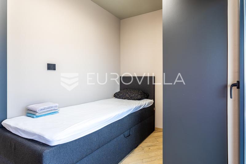 Split, Sirobuja, apartamento mobilado de dois quartos com um terraço espaçoso e vista para o mar. - 11