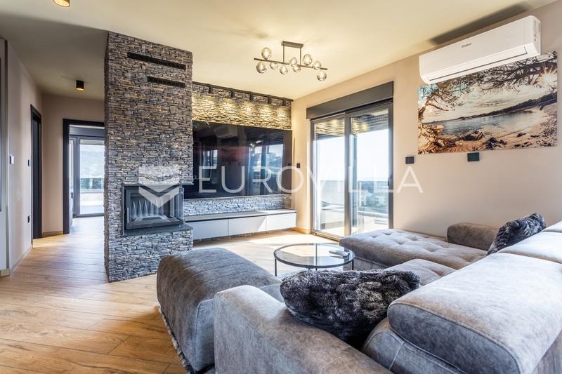 Split, Sirobuja, apartamento mobilado de dois quartos com um terraço espaçoso e vista para o mar. - 5