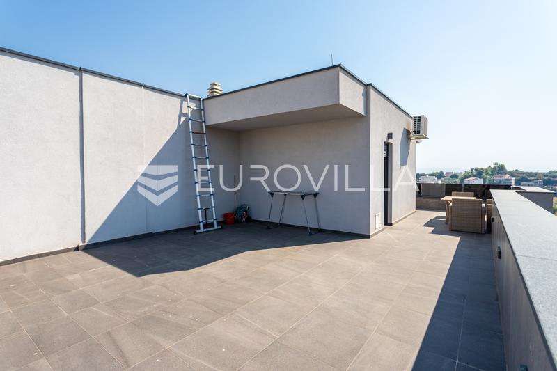 Split, Sirobuja, apartamento mobilado de dois quartos com um terraço espaçoso e vista para o mar. - 14