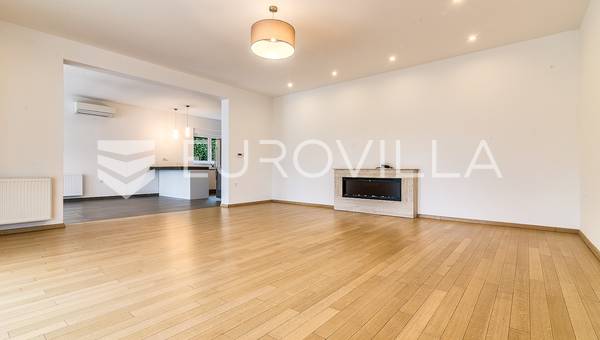 Zagreb, Sestine NUEVA villa familiar de 400 m² en alquiler