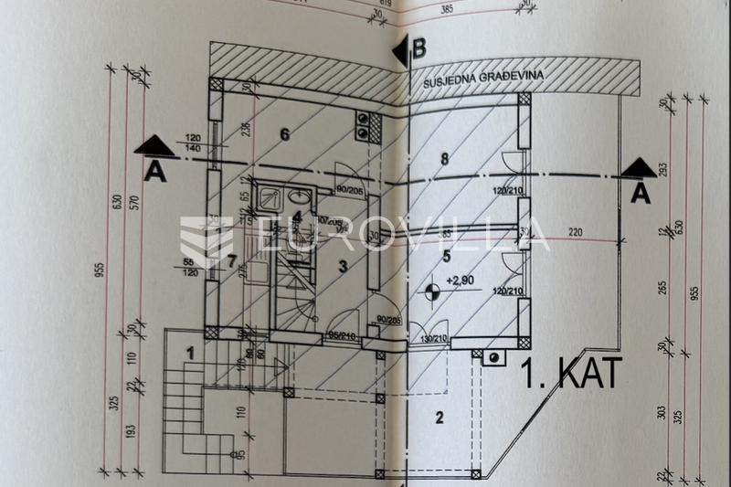 Peroj - Exkluzivní dům se třemi bytovými jednotkami - 22