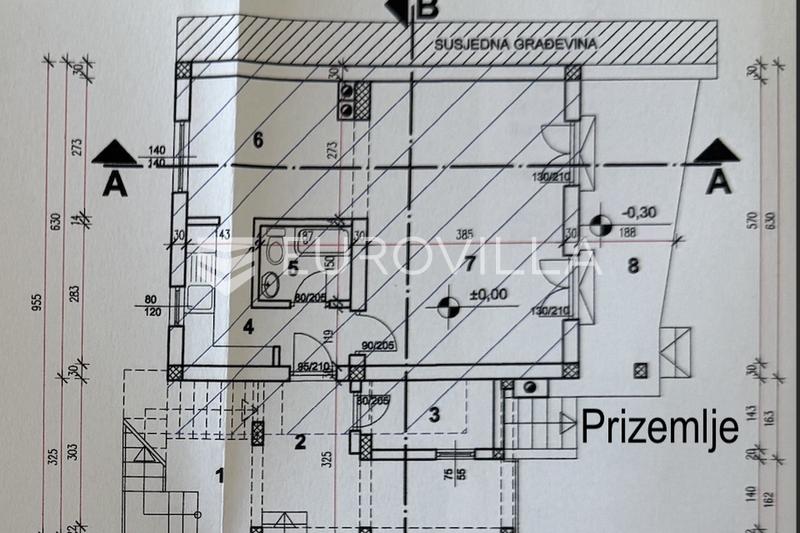 Peroj - Exkluzivní dům se třemi bytovými jednotkami - 21