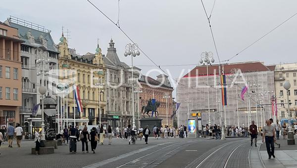 Zagreb, strogi centar, pješačka zona, ulični poslovni prostor 68,3 m², TOP lokacija