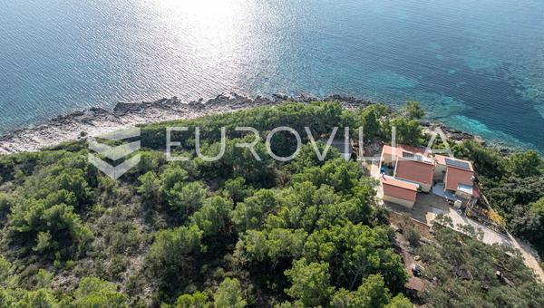 Otok Korčula, Vela Luka, građevinsko zemljište uz more