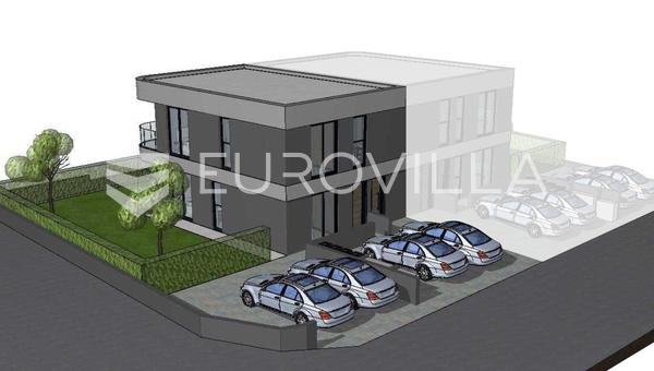 Istria, Zona di Parenzo - Moderno appartamento al primo piano con due camere da letto e terrazza, vicino al mare