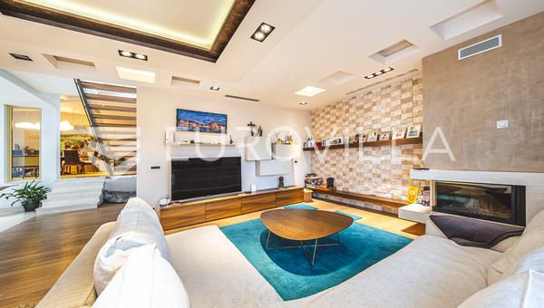 Zagreb, Gornje Prekrizje, moradia familiar exclusiva de 376 m² num terreno de 704 m²