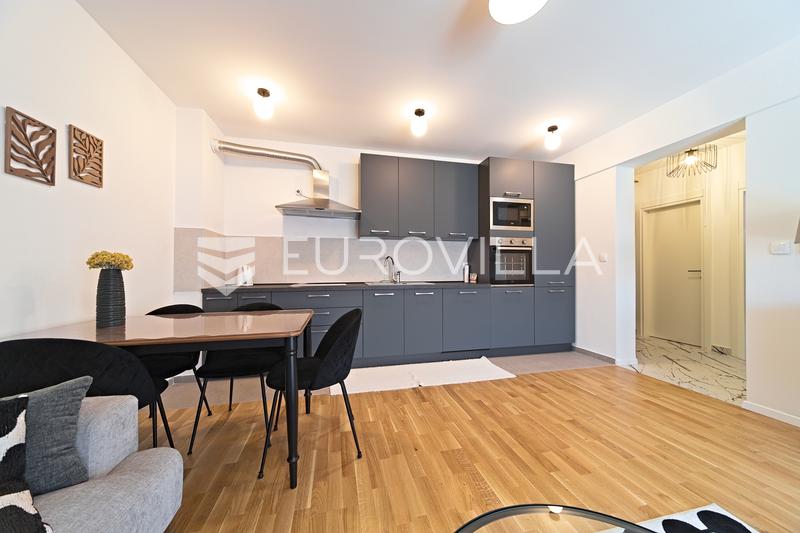 Osijek, Centro de la ciudad, primer alquiler de un apartamento de un dormitorio con una plaza de aparcamiento, 46 m² - 12