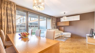 Zagreb, Donji grad, appartement premium de trois pièces avec terrasse, 2 loggias et un garage, 115,83 m²