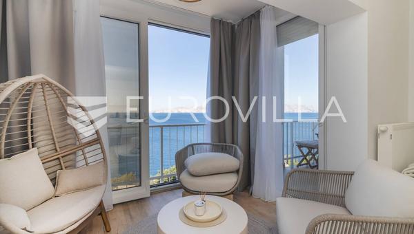 Senj, tvårumslägenhet, 62 m², med havsutsikt, bara 80 m från stranden