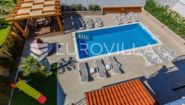 Kaštel Lukšić, vila s bazénom a výhľadom na more
