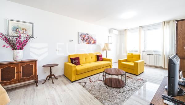 Zagreb, Cvjetno naselje, trosoban stan 77 m²