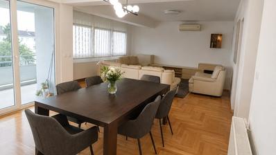 Zagreb, Vrbani, spacious four-room apartment, 100 m², parking space, balcony, and terrace.