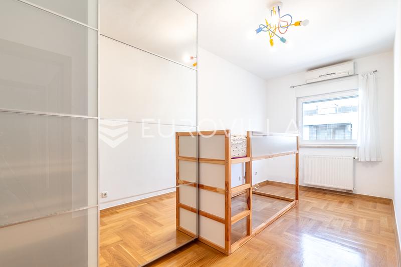 Zágráb, Vrbani, tágas négyszobás lakás, 100 m², parkolóhely, erkély és terasz. - 10