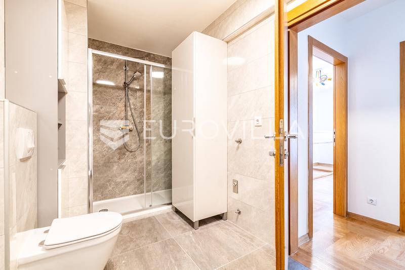 Zágráb, Vrbani, tágas négyszobás lakás, 100 m², parkolóhely, erkély és terasz. - 8