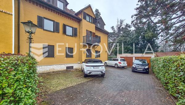 Zágráb, Naumovac - Luxus villa tágas kerttel és teljes magánélettel