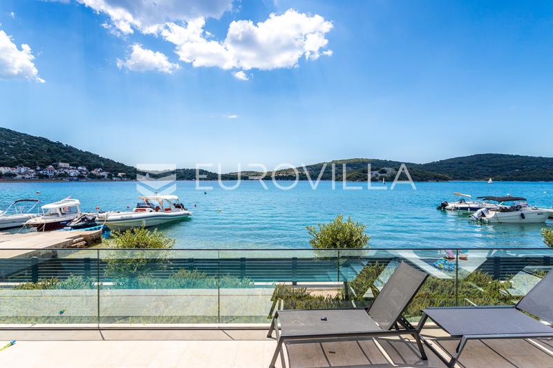 Tisno, modern villa with a swimming pool, first row to the sea - 18