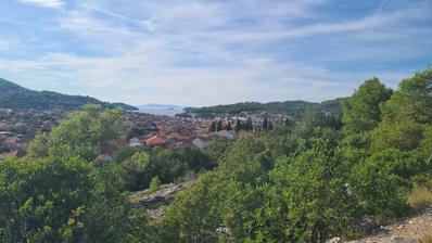 Korčulan saari, Vela Luka, rakennustontti
