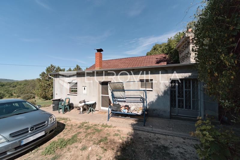 Zmajevac, Podolje, vikendica površine 90 m²