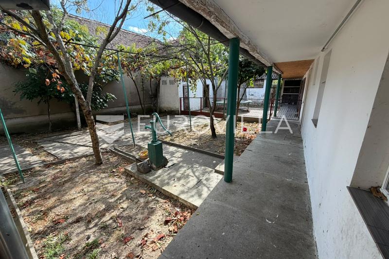 Retkovci, Centar, obiteljska kuća 519 m² - 13