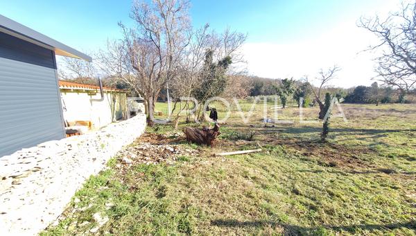 Pula, Vintijan - Tarım Arazisi 2533 m² ve Kayıtlı Nesne 35 m²