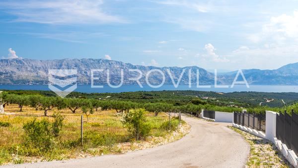 Isla de Brač, Pučišća - Inversión Exclusiva, Terreno de 10.343 m² con Permiso de Construcción