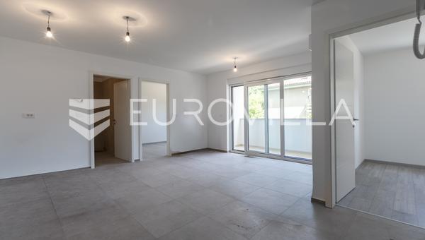 Ístria, Pula, construção nova, centro da cidade.