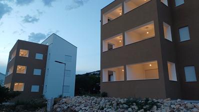 Otok Rab, Kampor, dvoetažni stan s pogledom na more