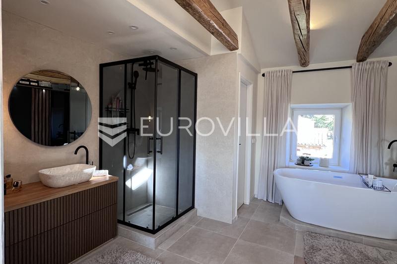 Istra, Kanfanar, potpuno renovirane dvije kamene kuće, useljive odmah, 130 m² - 26