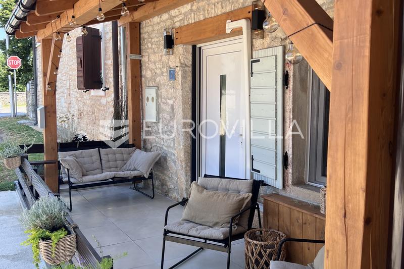 Istra, Kanfanar, potpuno renovirane dvije kamene kuće, useljive odmah, 130 m² - 31