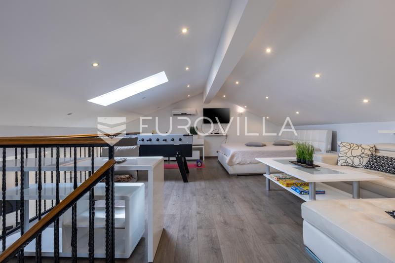 Ližnjan, luxurious duplex apartment with gallery, terraces and sea view - 8