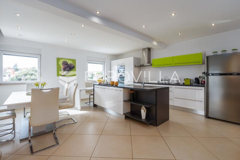 Ližnjan, luxurious duplex apartment with gallery, terraces and sea view - 14