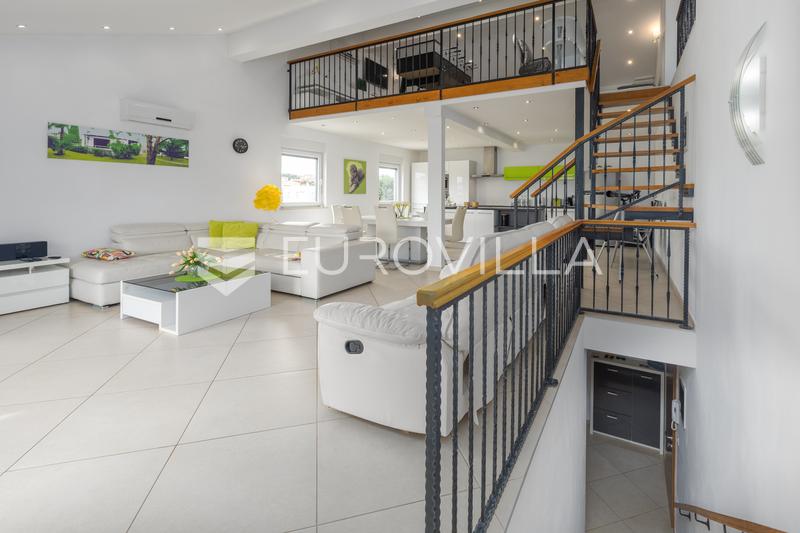 Ližnjan, luxurious duplex apartment with gallery, terraces and sea view - 17