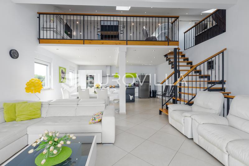 Ližnjan, luxurious duplex apartment with gallery, terraces and sea view - 7