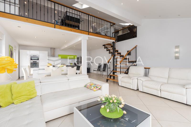 Ližnjan, luxurious duplex apartment with gallery, terraces and sea view - 16
