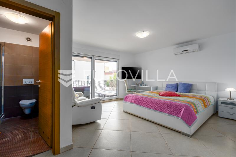 Ližnjan, luxurious duplex apartment with gallery, terraces and sea view - 29