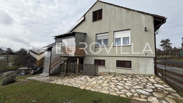 Mandićevac, prostrana kuća 90 m² na zemljištu od 1608 m²
