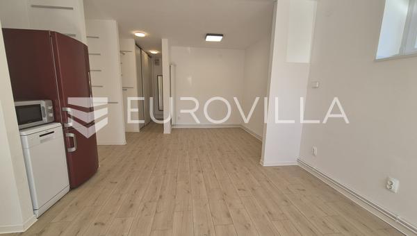 Zagreb, Mlinovi, garsonijera 34 m²