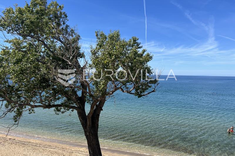 Island of Pag, Perilo beach, two-bedroom apartment in a luxurious new building FIRST ROW TO THE SE