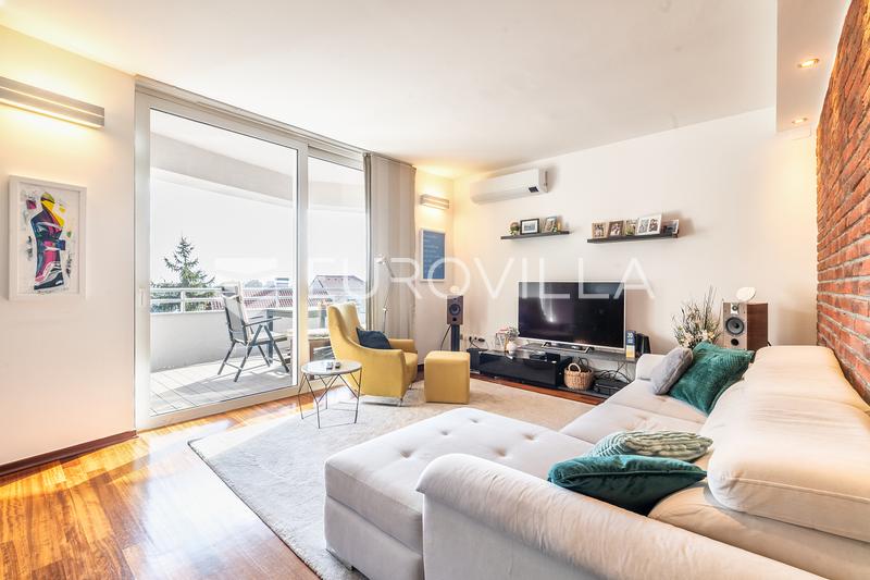 Zagreb, Pantovčak, prekrasan trosoban stan s terasom i parkingom