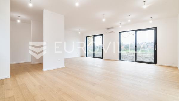 Velika Gorica, Kurilovec, moderan četverosobni stan u urbanoj vili, 170 m², NOVOGRADNJA