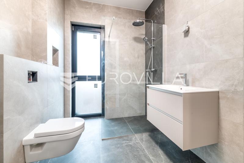 Velika Gorica, Kurilovec, Three-Bedroom Apartment in an Urban Villa, GFA 170 m², New Construction