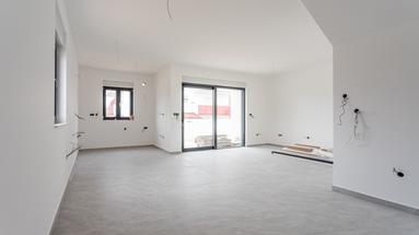 Vodice, prostran trosoban stan, 125,82 m²