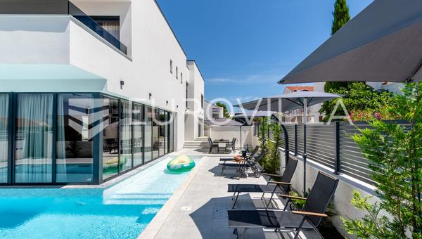 Zadar, Vrsi, Moradia de luxo com piscina 261 m²