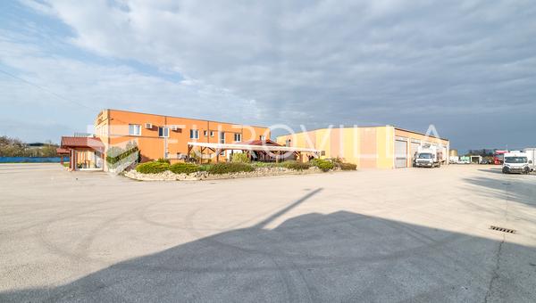 Rugvica, obchodní komplex o celkové ploše 2 970 m² na pozemku o rozloze 24 545 m².